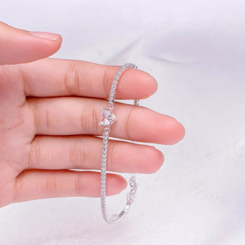 Delicate Heart Bracelet With Box + Free Home Delivery 💖