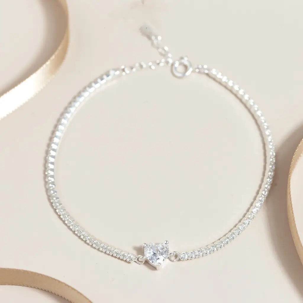 Delicate Heart Bracelet With Box + Free Home Delivery 💖