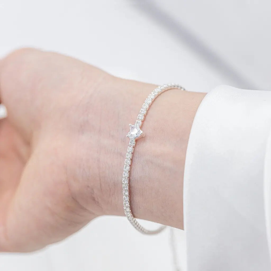 Delicate Heart Bracelet With Box + Free Home Delivery 💖